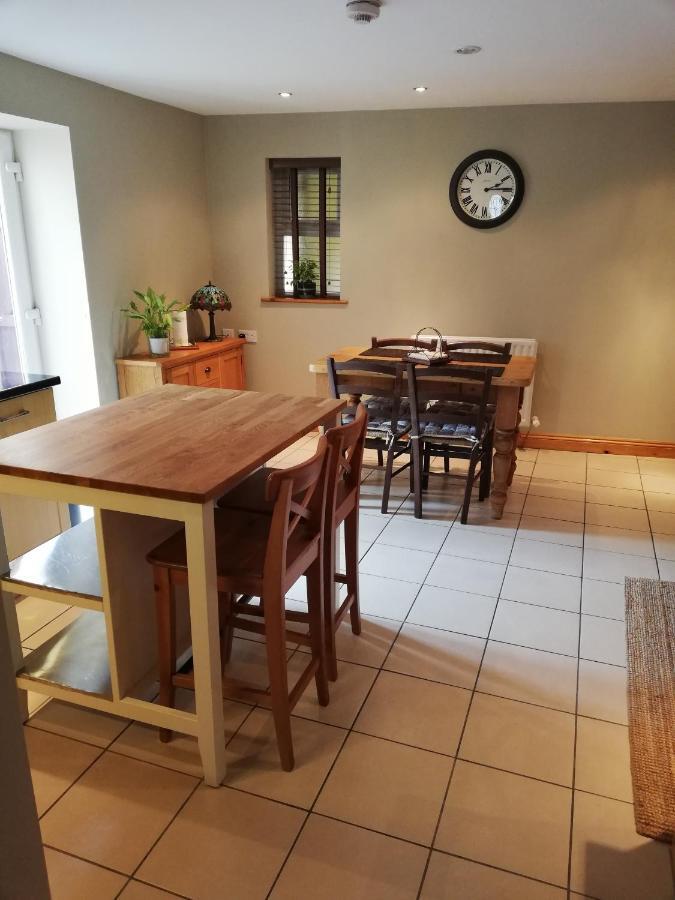 Apartmán 6 Beili Priory Abergavenny Exteriér fotografie