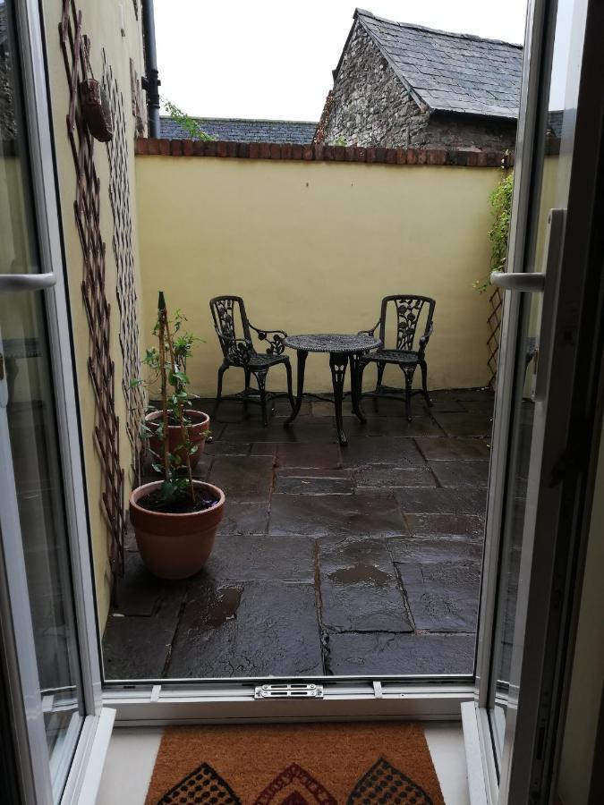 Apartmán 6 Beili Priory Abergavenny Exteriér fotografie